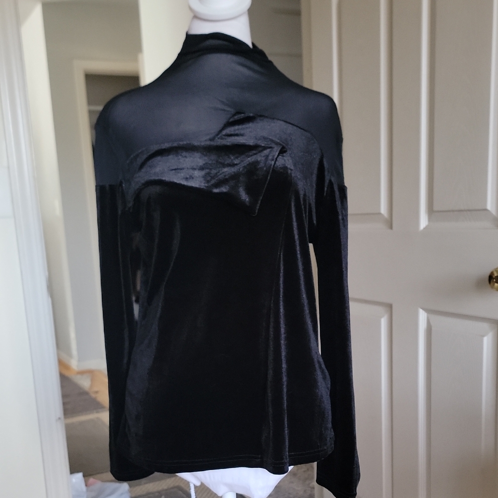 FSJ Black Velvet Long Sleeve Funnel Neck Top